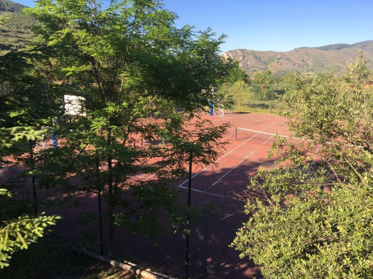 Apartamento Ezcaray Con Piscina ソラキン エクステリア 写真