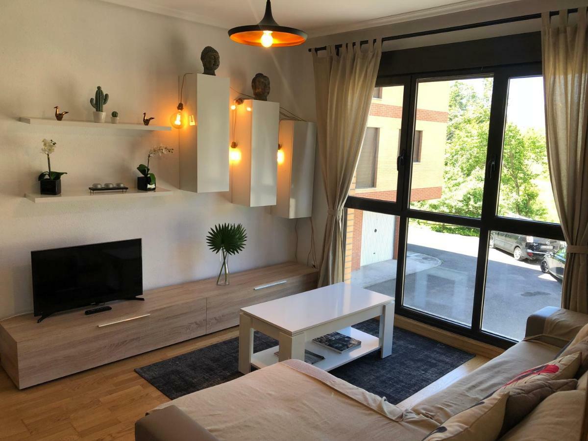 Apartamento Ezcaray Con Piscina ソラキン エクステリア 写真