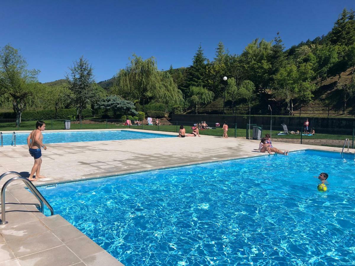 Apartamento Ezcaray Con Piscina ソラキン エクステリア 写真